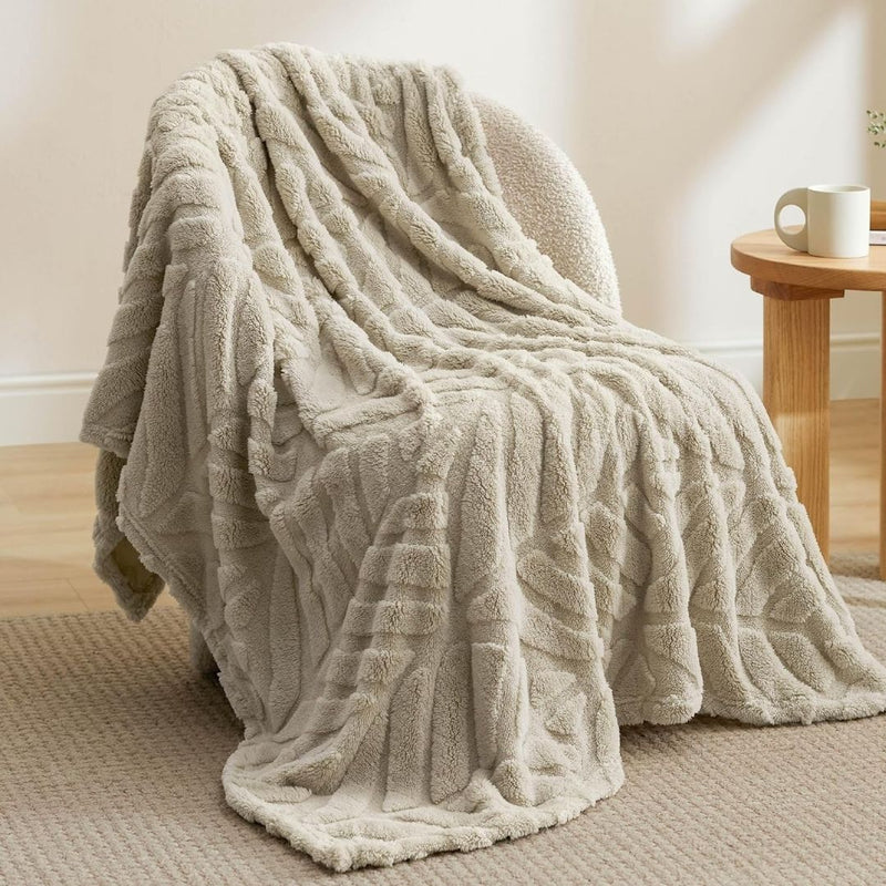 Bedsure Super Soft Boho Fleece Throw Blanket
