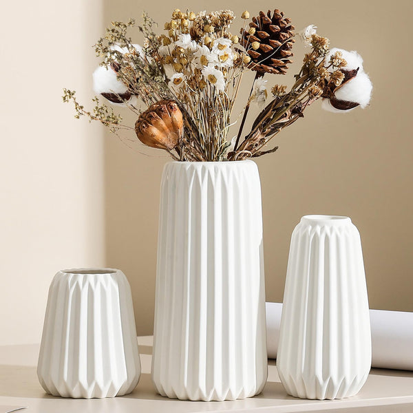 Set of 3 White Ceramic Vase