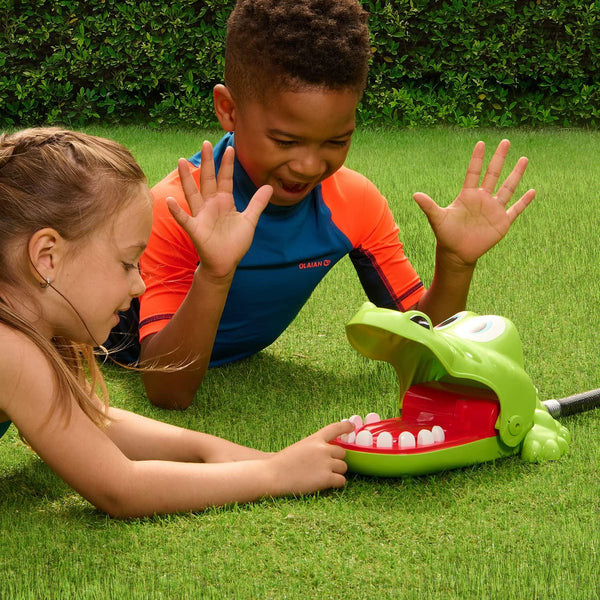 Hasbro Crocodile Dentist Splash Water Game