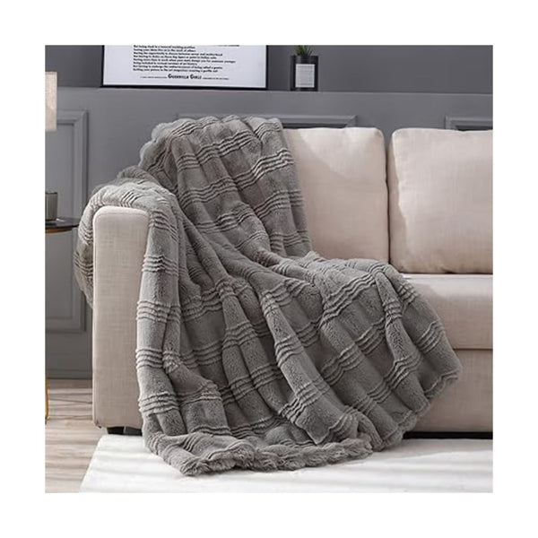 LuxenrelaX Plush Faux Fur Throw Blanket